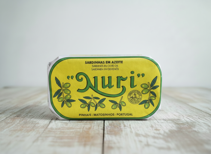 NURI Sardinen in Olivenöl 125 g | Portugiesische NURI Sardinen in Olivenöl | NURI Fischkonserve aus Portugal | NURI Sardinen von Conservas Pinhais | NURI Sardinen in Olivenöl online kaufen